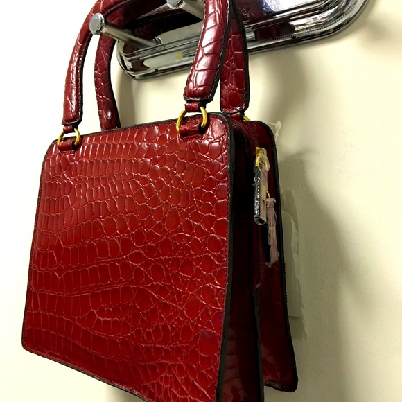 Gorgeous Brilliant Red Snake Skin Bag! - Picture 8 of 10